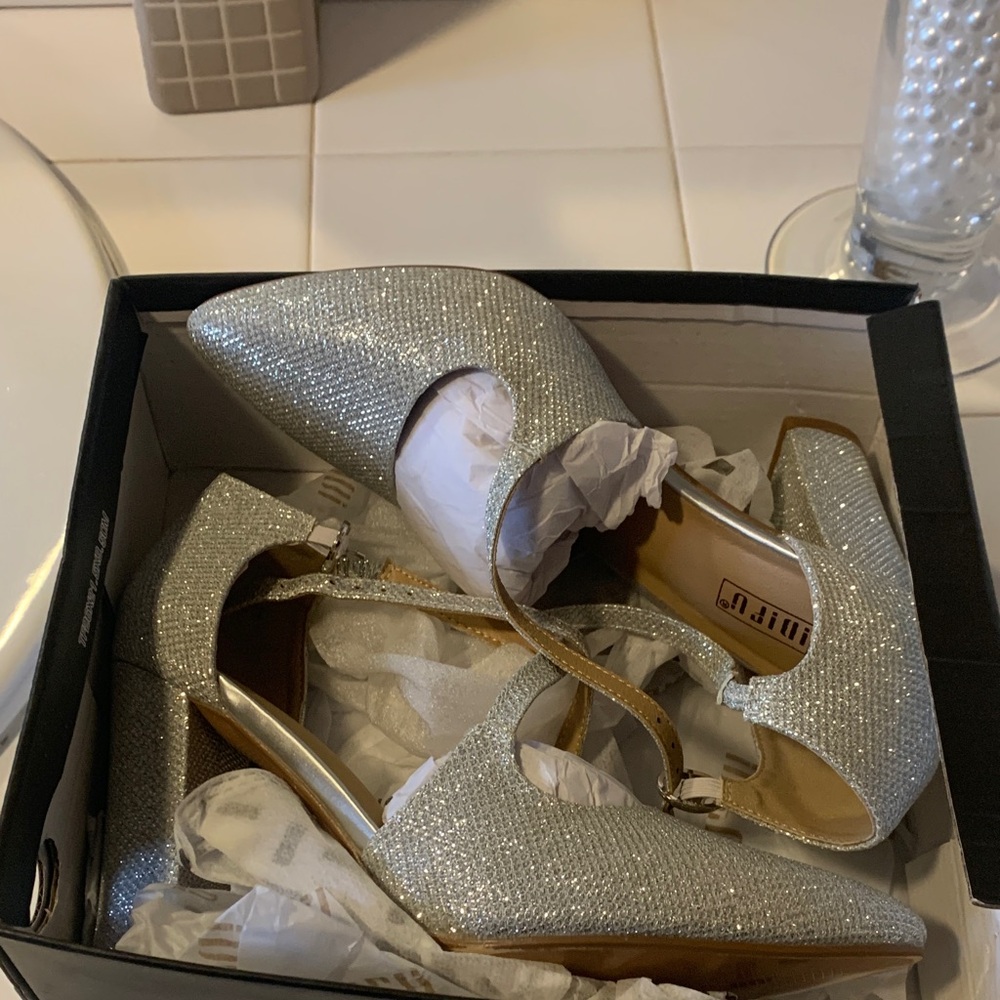 IDIFU Glittering Silver Heels - Picture 5 of 5